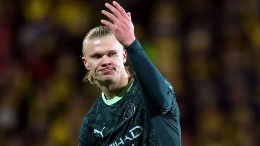Ekspresi kekecewaan Erling Haaland saat Manchester City takluk dari Bodo/Glimt di Liga Champions (Michael Regan - UEFA/UEFA via Getty Images)