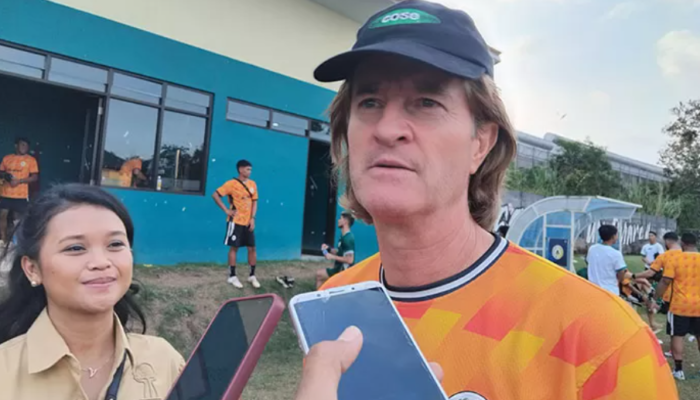 Pieter Huistra Minta Pemain PSS Sleman Fokus Tatap Laga Berikutnya