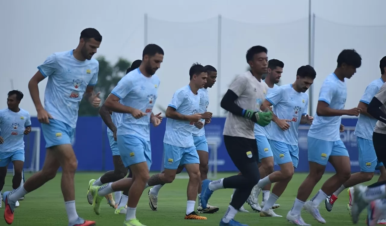 Para pemain Persib saat menjalani latihan rutin menjelang laga kontra Persija. (istimewa)