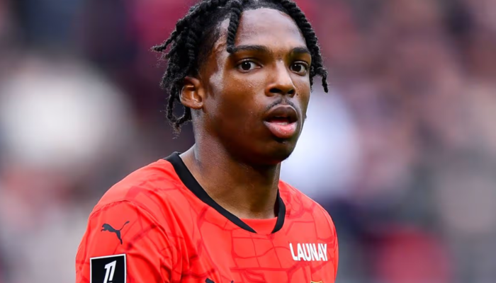 LIVERPOOL PECAH REKOR! Deal Blockbuster Rp 1,2 Triliun Jeremy Jacquet Rampung, Tapi Arne Slot Malah Gigit Jari Soal Bek Ini?