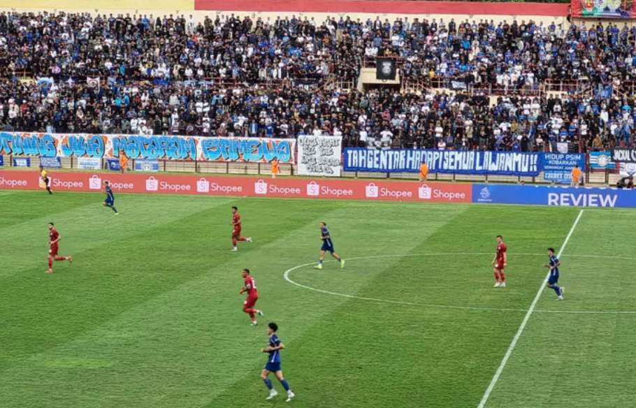 PSIM Jogja melawan Persis Solo