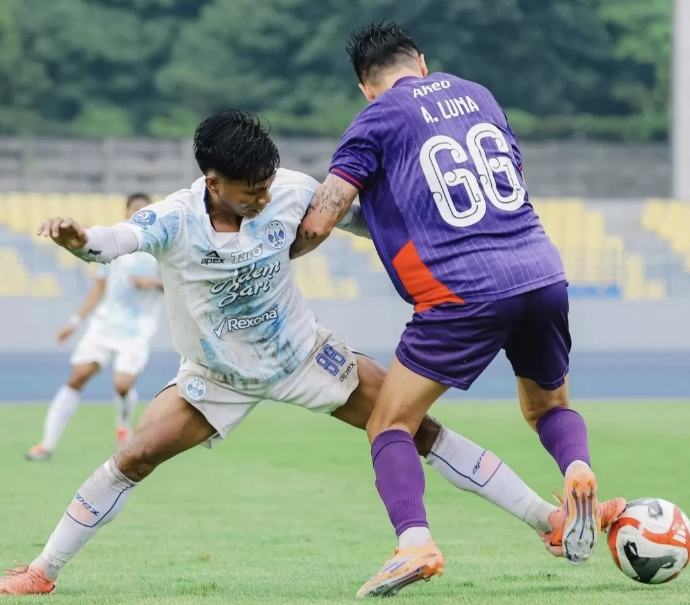 Pemain PSIM Jogja Fahreza Suddin
