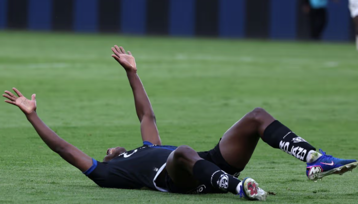 Alami Cedera Serius, Jean Pierre Arroyo Dapat Pesan Emosional dari Legenda MU Antonio Valencia