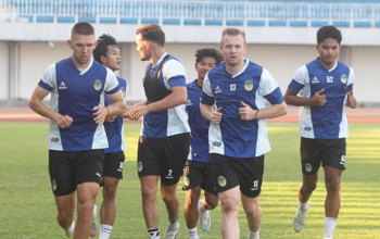 Latihan Perdana PSIM Jogja: Dua Rekrutan Asing Baru Langsung Gabung, Van Gastel Soroti Adaptasi