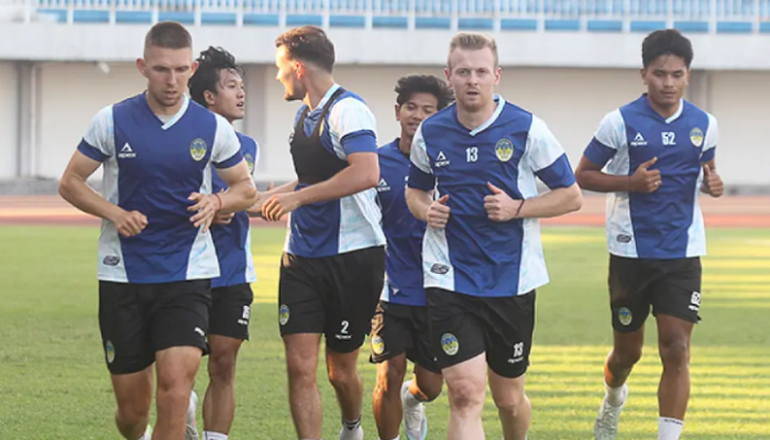Latihan Perdana PSIM Jogja: Dua Rekrutan Asing Baru Langsung Gabung, Van Gastel Soroti Adaptasi