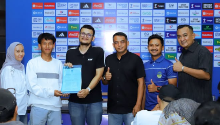 Pemain EPA PSIM Teken Kontrak